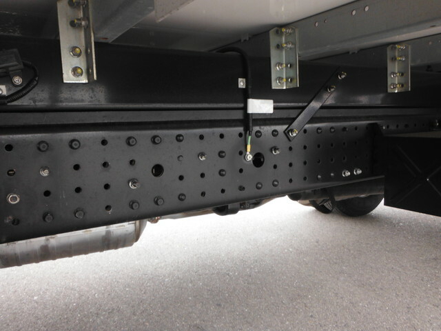 三菱ふそう キャンター 小型 冷蔵冷凍バン 2PG-FEB50(38549) 10枚目