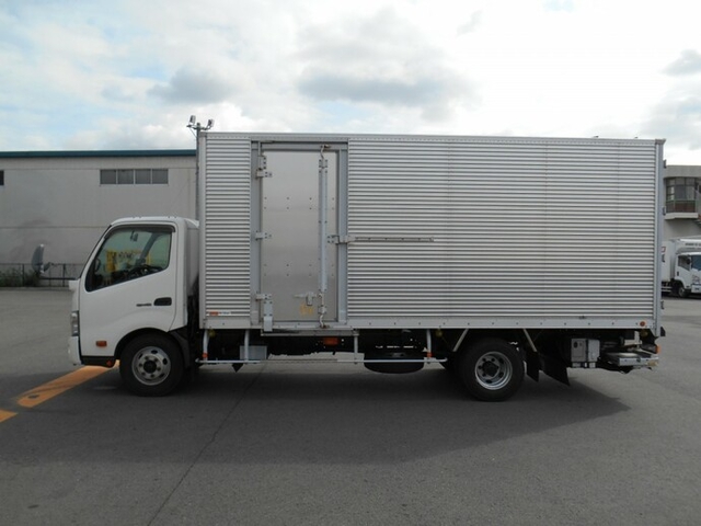 日野 デュトロ 小型 バン TKG-XZU730M(8125) 4枚目