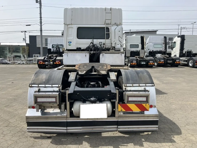 日産自動車 大型 トラクタ 2PG-GK5AAD(106832) 6枚目