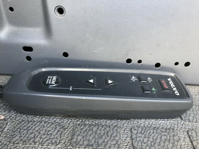 ボルボ その他・不明 大型 トラクタ QKG-H2TEA1(8851) 17枚目