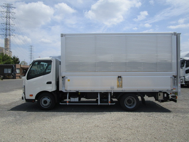 日野 デュトロ 小型 ウィング 2WG-XZU713M(113697) 9枚目