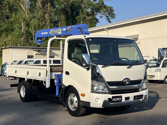 トヨタ ダイナ 小型 平ボディ（クレーン付） TKG-XZU712(105504) 3枚目
