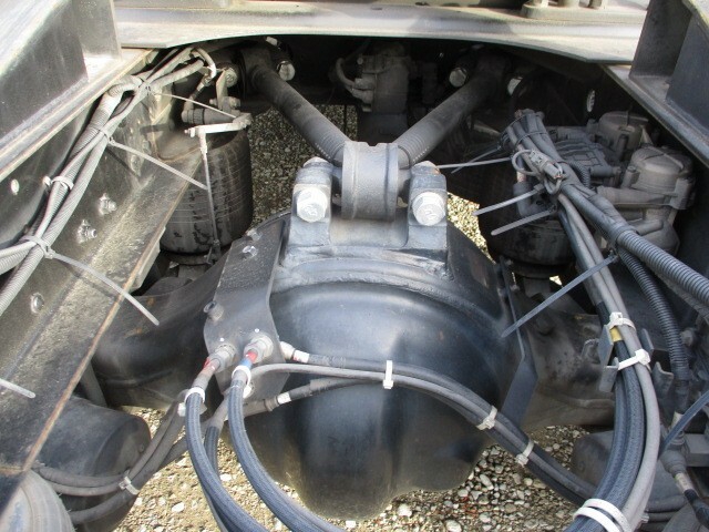 UDトラックス（日産） クオン 大型 トラクタ QPG-GK5XAB(9275) 19枚目