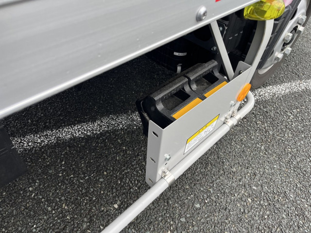 三菱ふそう キャンター 小型 バン 2RG-FEB50(106220) 8枚目