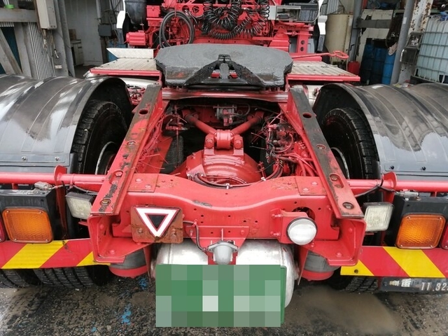 UDトラックス（日産） クオン 大型 トラクタ QKG-GK5XAB(5622) 7枚目