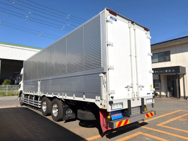 UDトラックス（日産） クオン 大型 ウィング 2PG-CD5CA(112941) 4枚目
