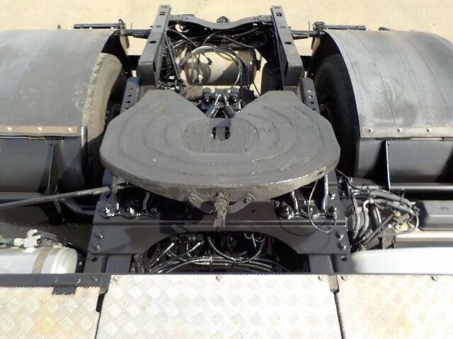 UDトラックス（日産） クオン 大型 トラクタ QPG-GK5XAB(9301) 23枚目