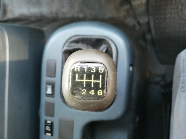UDトラックス（日産） コンドル 中型 バン KK-MK2IA(5489) 15枚目