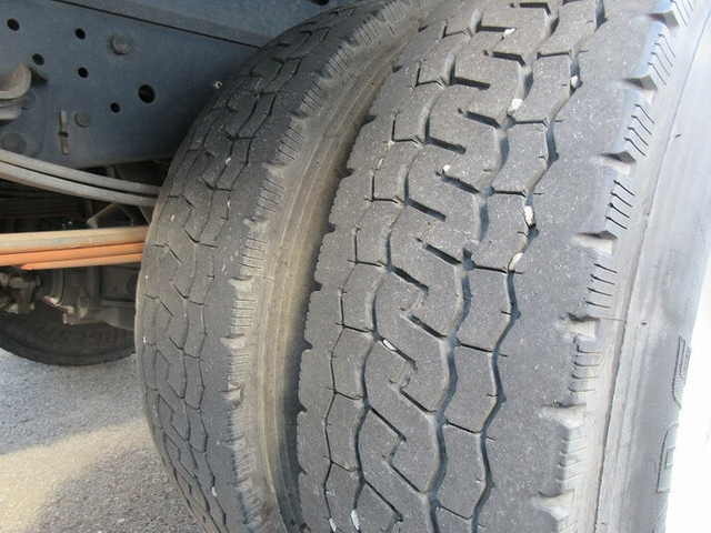 いすゞ エルフ 小型 平ボディ（クレーン付） BDG-NKR85R(7699) 29枚目