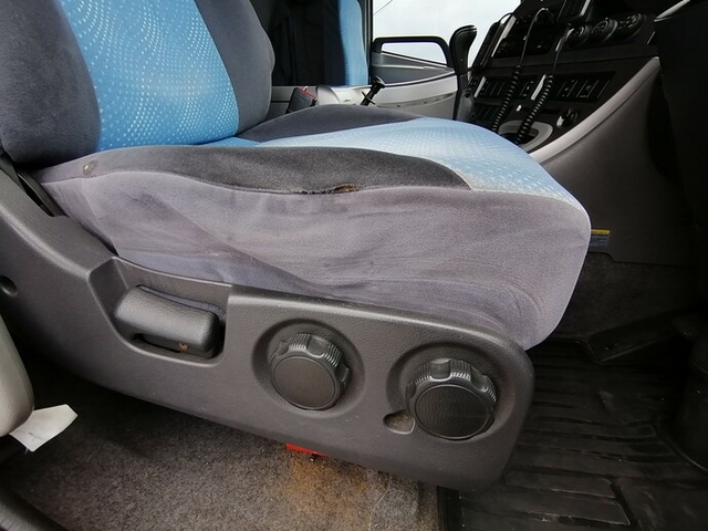 UDトラックス（日産） クオン 大型 トラクタ AKG-GK4XAB(5650) 26枚目