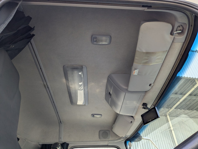 UDトラックス（日産） クオン 大型 バキュームカー/糞尿車 QKG-CD5YL(109893) 29枚目