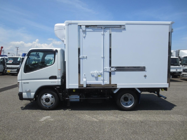Mitsubishi Fuso canter Small Freezer box_body 2RG-FBAV0(106614) 9枚目