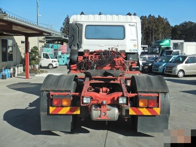 UDトラックス（日産） クオン 大型 トラクタ LKG-GK5XAB(8467) 4枚目