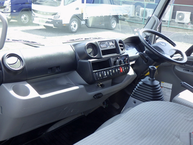 日野 デュトロ 小型 平ボディ TKG-XZC675M(109997) 47枚目