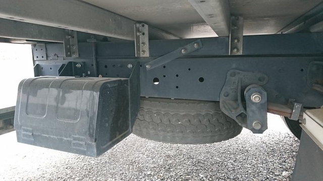 いすゞ エルフ 小型 冷蔵冷凍バン BDG-NPR85AN(2136) 23枚目
