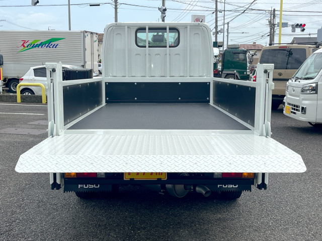 三菱ふそう キャンター 小型 平ボディ 2RG-FBA20(107819) 6枚目