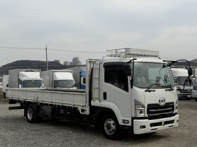 UDトラックス（日産） コンドル 中型 平ボディ 2PG-BRR90S2(105319) 3枚目