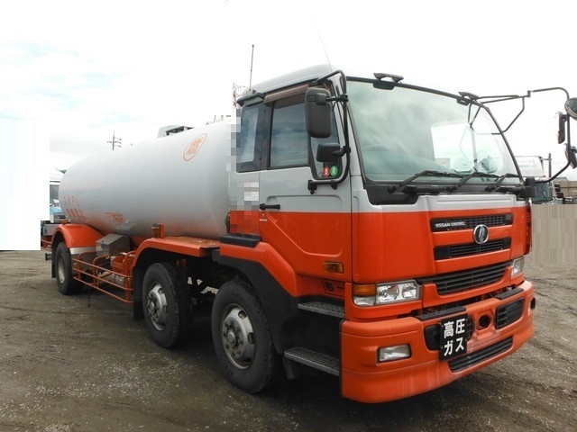 UDトラックス（日産） クオン 大型 タンクローリー KL-CV48E(2182) 2枚目