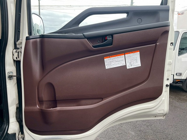 日野 レンジャー 中型 冷蔵冷凍バン 2KG-FD2ABG(109388) 18枚目