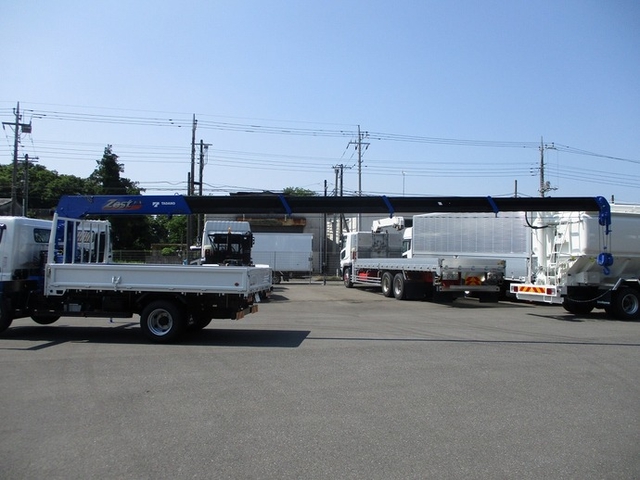 三菱ふそう キャンター 小型 平ボディ（クレーン付） 2RG-FEB80(36712) 6枚目