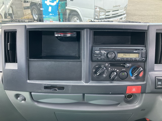 いすゞ エルフ 小型 平ボディ 2RG-NJR88A(110910) 39枚目