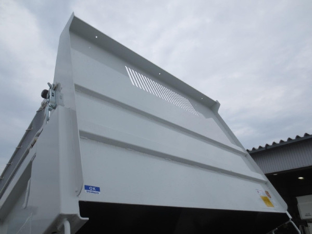 三菱ふそう キャンター 小型 土砂ダンプ 2RG-FBA60(105617) 11枚目