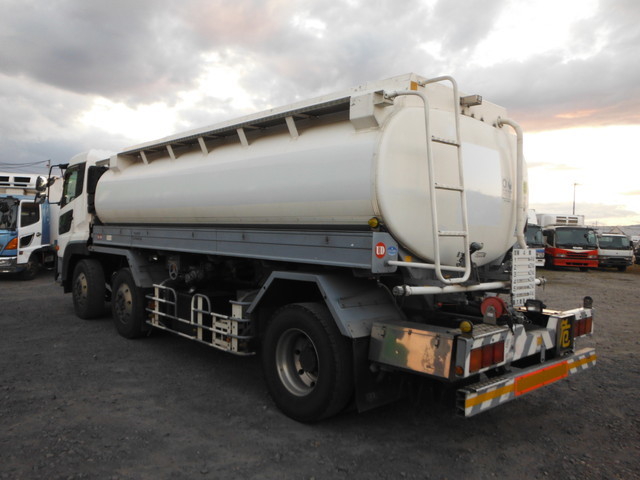 Nissan UD big_thumb Large Tank truck ADG-CV2YL(2262) 4枚目