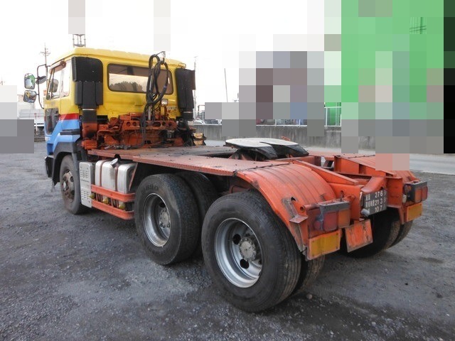 Nissan UD quon Large Tractor KL-CW542GHT(2525) 3枚目