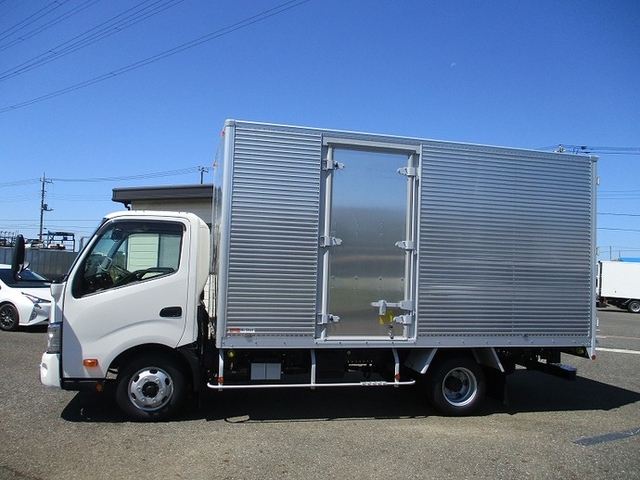 日野 デュトロ 小型 バン 2RG-XZU712M(35247) 8枚目