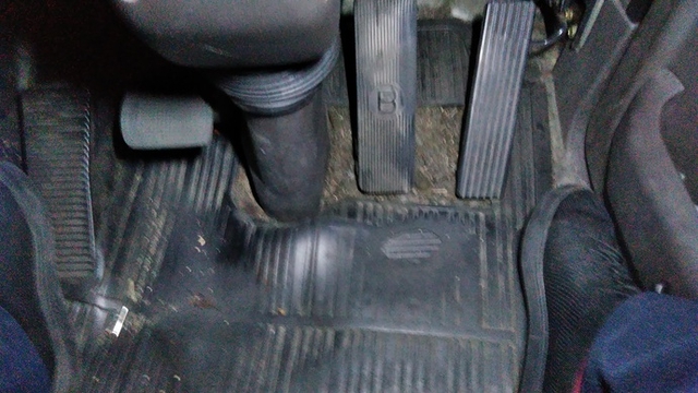 三菱ふそう ファイター 増トン 平ボディ（クレーン付） PJ-FK64FLZ(2815) 17枚目