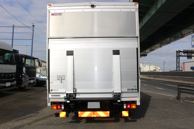 Mitsubishi Fuso fighter Middle Wing body 2KG-FK65F(104995) 5枚目