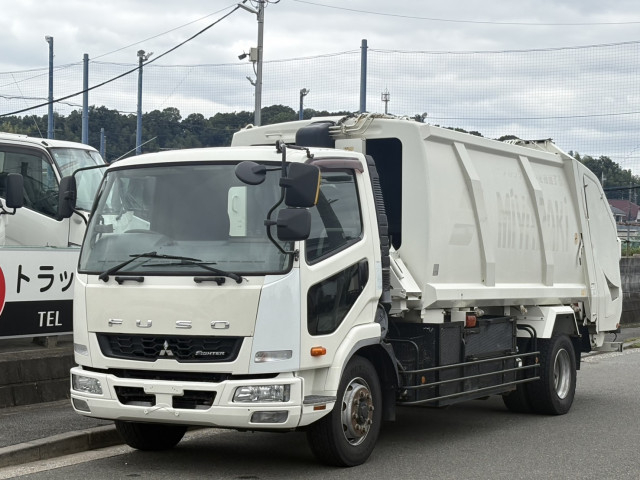 三菱ふそう ファイター 増トン 塵芥車（プレス式） QKG-FK72FZ(112467) 1枚目