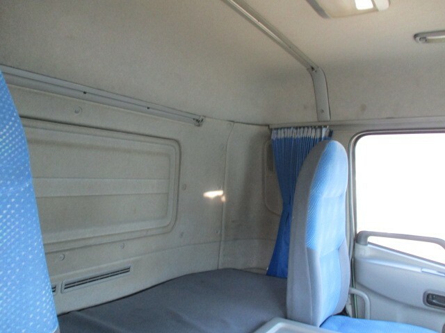 UDトラックス（日産） クオン 大型 冷蔵冷凍バン PKG-CD4ZA(6797) 22枚目