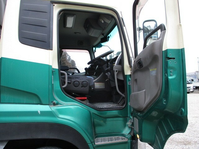 UDトラックス（日産） クオン 大型 ウィング PKG-CG4ZA(9264) 49枚目