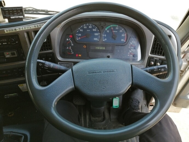UDトラックス（日産） コンドル 中型 冷蔵冷凍バン PB-MK36B(5670) 10枚目