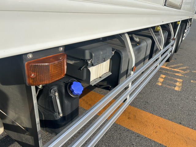 日野 プロフィア 大型 冷蔵冷凍バン 2DG-FR1AHJ(110878) 15枚目