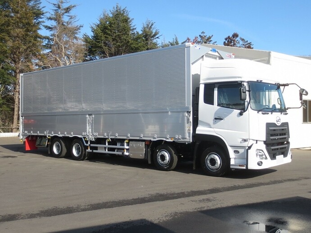 UDトラックス（日産） クオン 大型 ウィング 2PG-CG5CA(9612) 2枚目