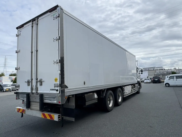 日産自動車 クオン 大型 冷蔵冷凍バン 2PG-CD5CA(113760) 5枚目