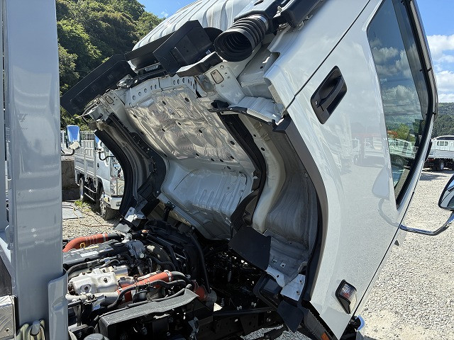 いすゞ エルフ 小型 平ボディ 2RG-NNR88AN(108699) 24枚目