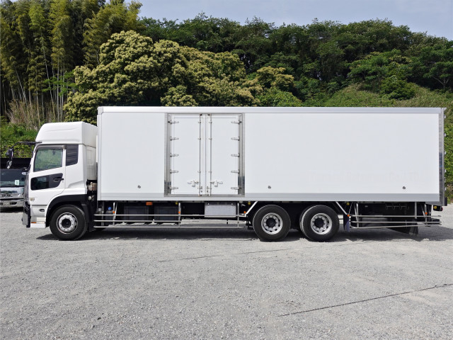 UDトラックス（日産） クオン 大型 冷蔵冷凍バン 2PG-CD5BA(105765) 13枚目