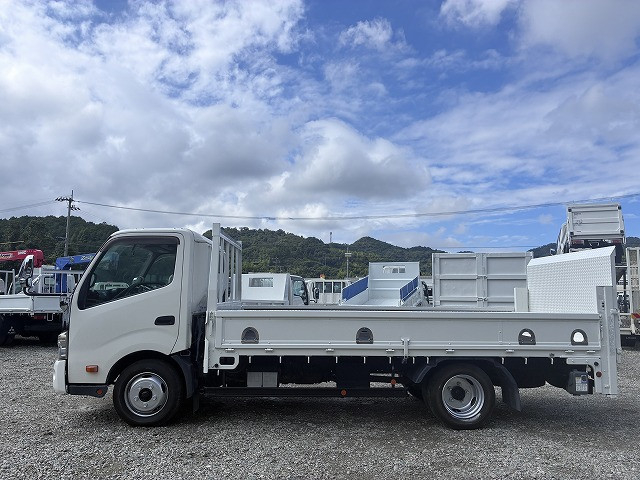 日野 デュトロ 小型 平ボディ TKG-XZU710M(111544) 4枚目