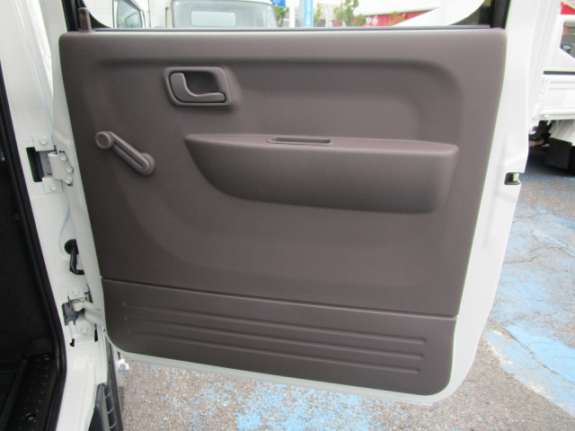 三菱ふそう キャンター 小型 Wキャブ 2RG-FBA20(107995) 32枚目