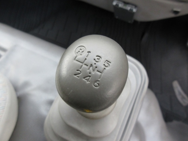 トヨタ トヨエース 小型 バン KK-XZU412(6683) 27枚目