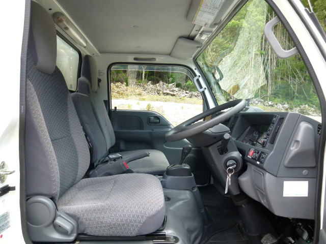 Isuzu elf Small Box body 2RG-NJR88AN(105760) 27枚目
