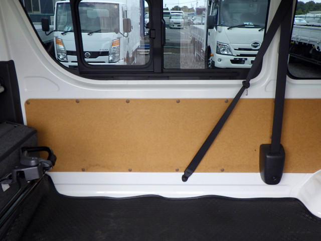トヨタ レジアスエース 小型 バン CBF-TRH200V(110089) 32枚目