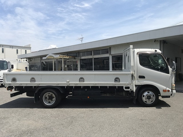 日野 デュトロ 小型 平ボディ SKG-XZU650M(110135) 5枚目