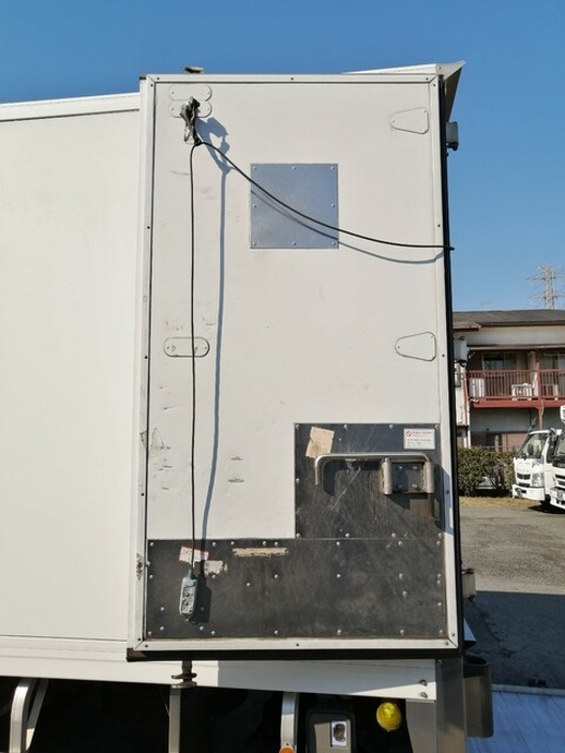 UDトラックス（日産） コンドル 中型 冷蔵冷凍バン SKG-MK38L(5583) 10枚目