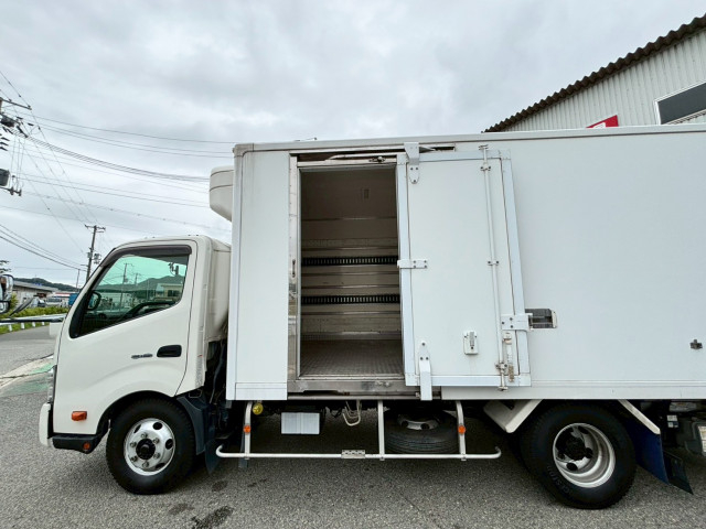 日野 デュトロ 小型 冷蔵冷凍バン TKG-XZU710M(109628) 28枚目