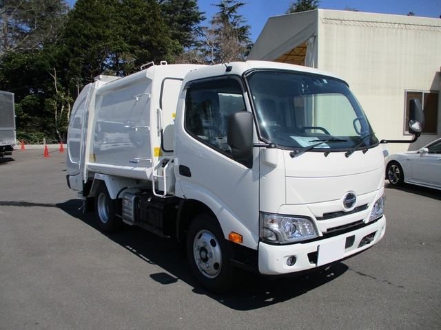日野 デュトロ 小型 塵芥車（プレス式） 2RG-XZU605X(9574) 2枚目