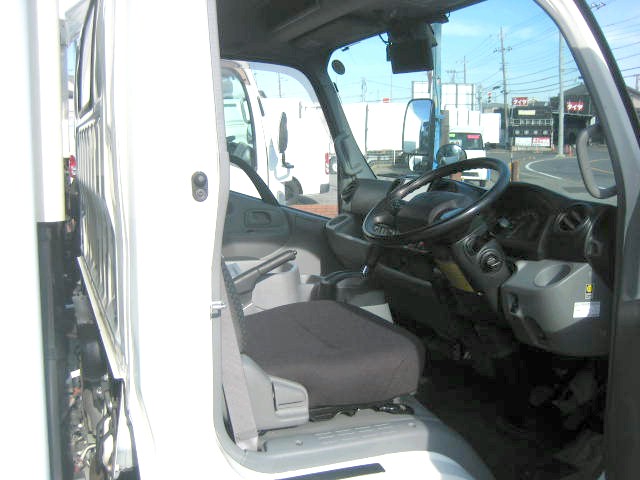 日野 デュトロ 小型 冷蔵冷凍バン 2RG-XZC605M(99896) 26枚目